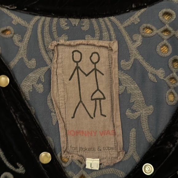 Jonny Was Midnight blue snap down Top with Grey embroidery Size Large. - Picture 4 of 6